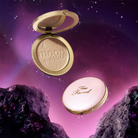 TOO FACED - Moon Crush Highlighter
Polvere multiuso trasparente, effetto lucido